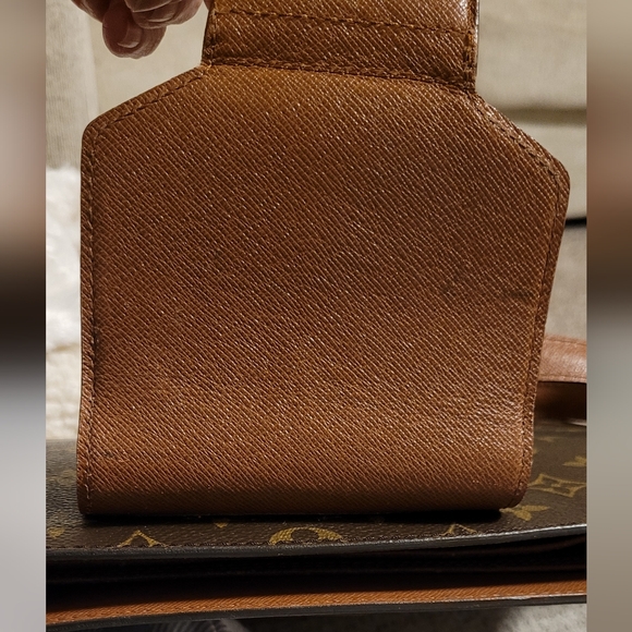 Louis Vuitton Courcelles Monogram - Authentic - EUC - Picture 10 of 16